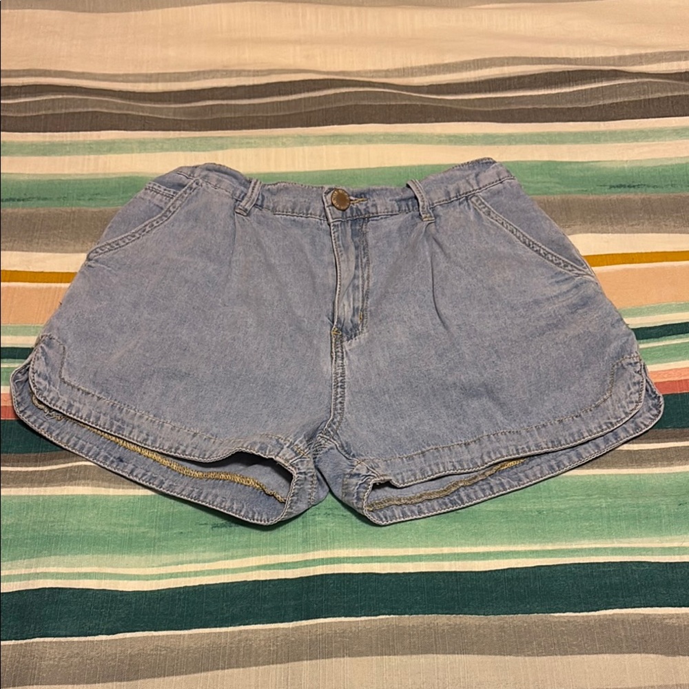Super cute Wishlist denim shorts